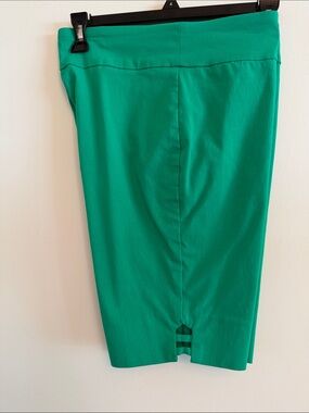 Ruby Rd. Petite Bright green shorts- 6P